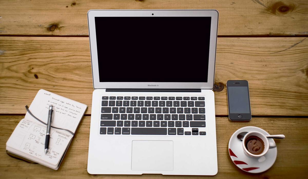 Inside maintaining a small website: notes, examples and checks